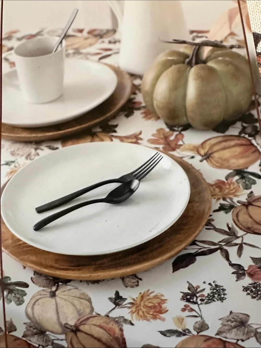 Easy Care Tablecloth - Warm Autumn Print - Oblong Seats 6-8, NEW